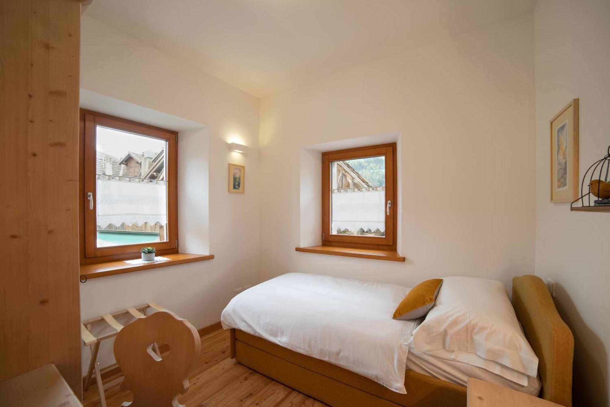 Alpedale Hotel Оваро Екстериор снимка
