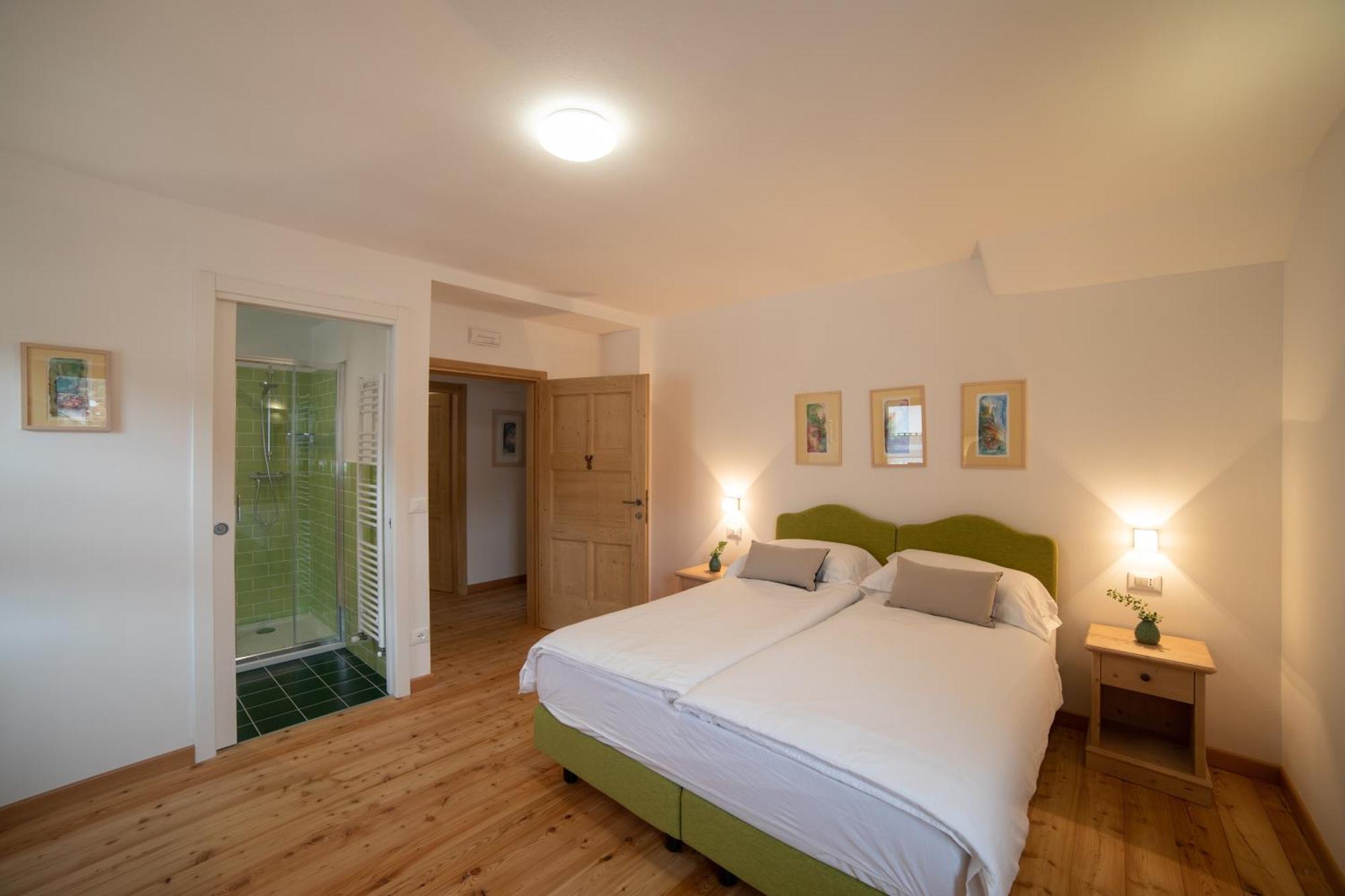 Alpedale Hotel Оваро Екстериор снимка