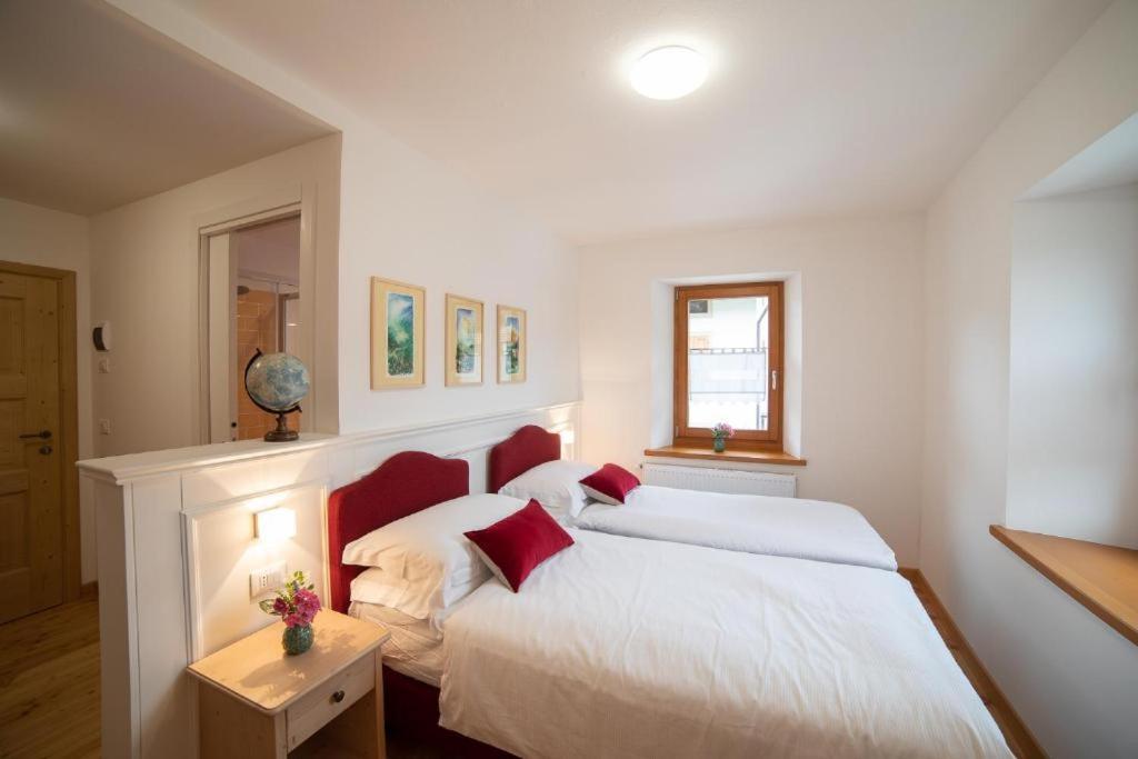 Alpedale Hotel Оваро Екстериор снимка